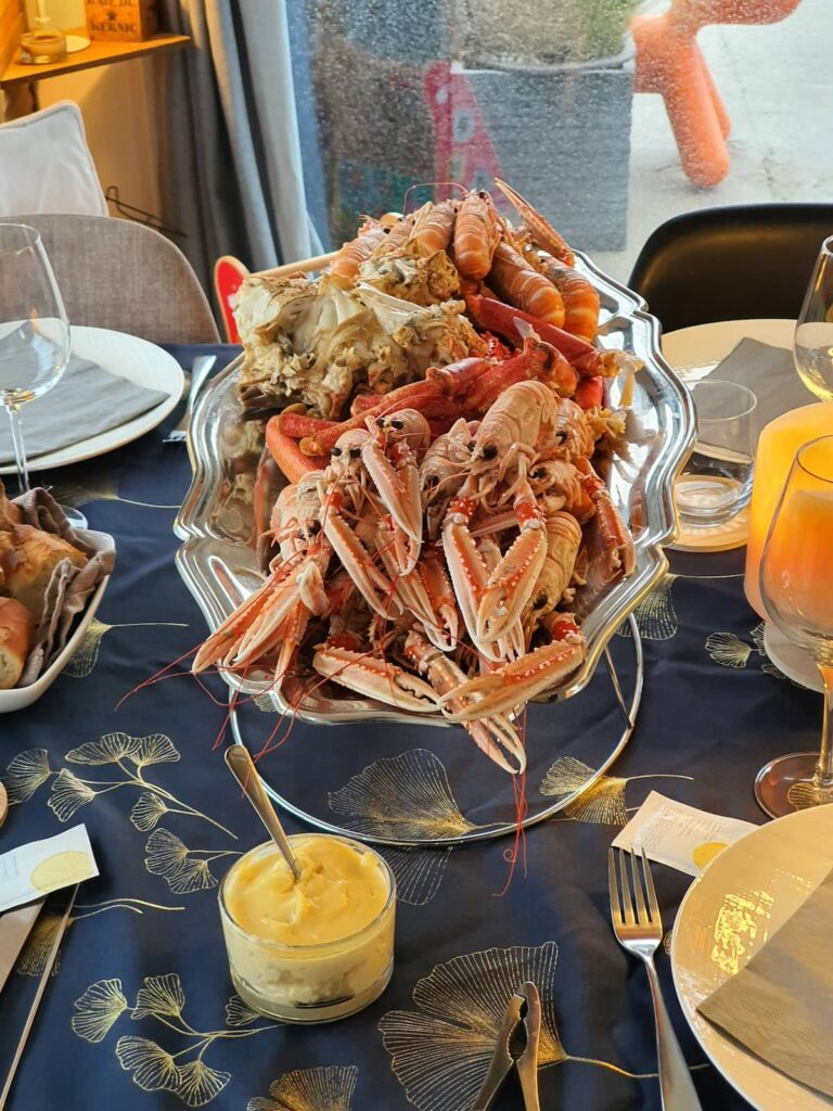 Mon carnet d' adresse pour passer des moments inoubliables à Mogueriec : *Le plaisir de se faire plaisir à la Marine! * LeTheven, the place to be ! * Le Ty Jean Bart et ses concerts au TOP! * Le Snack d'Ar Roch et sa rhumerie... * L'Ecole de Surf.