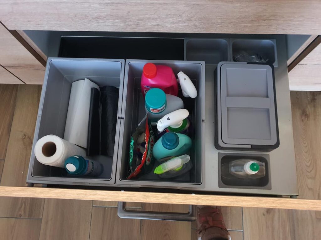 ❗️Le logement doit être aussi propre à votre départ qu' à votre arrivée. ❗️Même si vous déléguez votre Ménage à la conciergerie (au tarif de 60 euros à régler la veille de votre départ), la gestion de vos poubelles reste à votre charge.