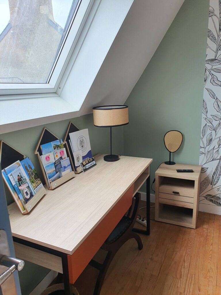 Sur votre Bureau, vous trouverez de la documentation sur les lieux touristiques à découvrir : Roscoff, Saint Pol de Léon, Carantec,Kerjean...