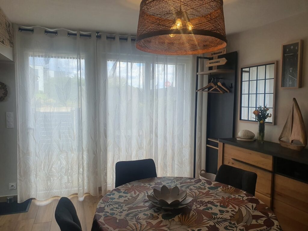 Rester Zen dans son petit nid douillet après une randonnée sur le GR 34? Des petits plats faits Maison, à domicile signés Ki Bleiz, en Room Service.